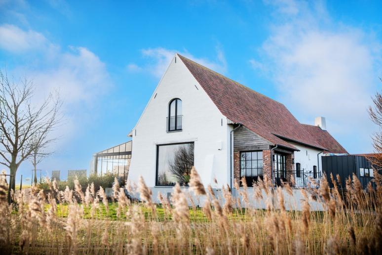 Buitenschilderwerk landelijke woning