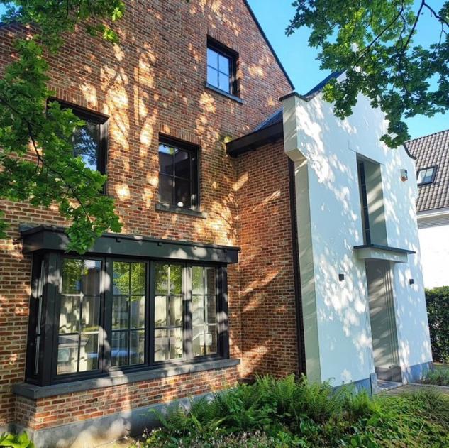 Gevel verven landelijke woning