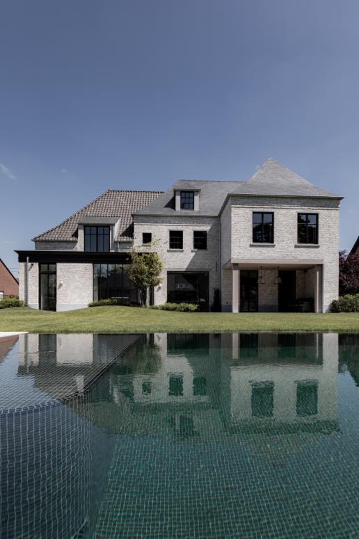 Buitenschilderwerken villa met zwembad